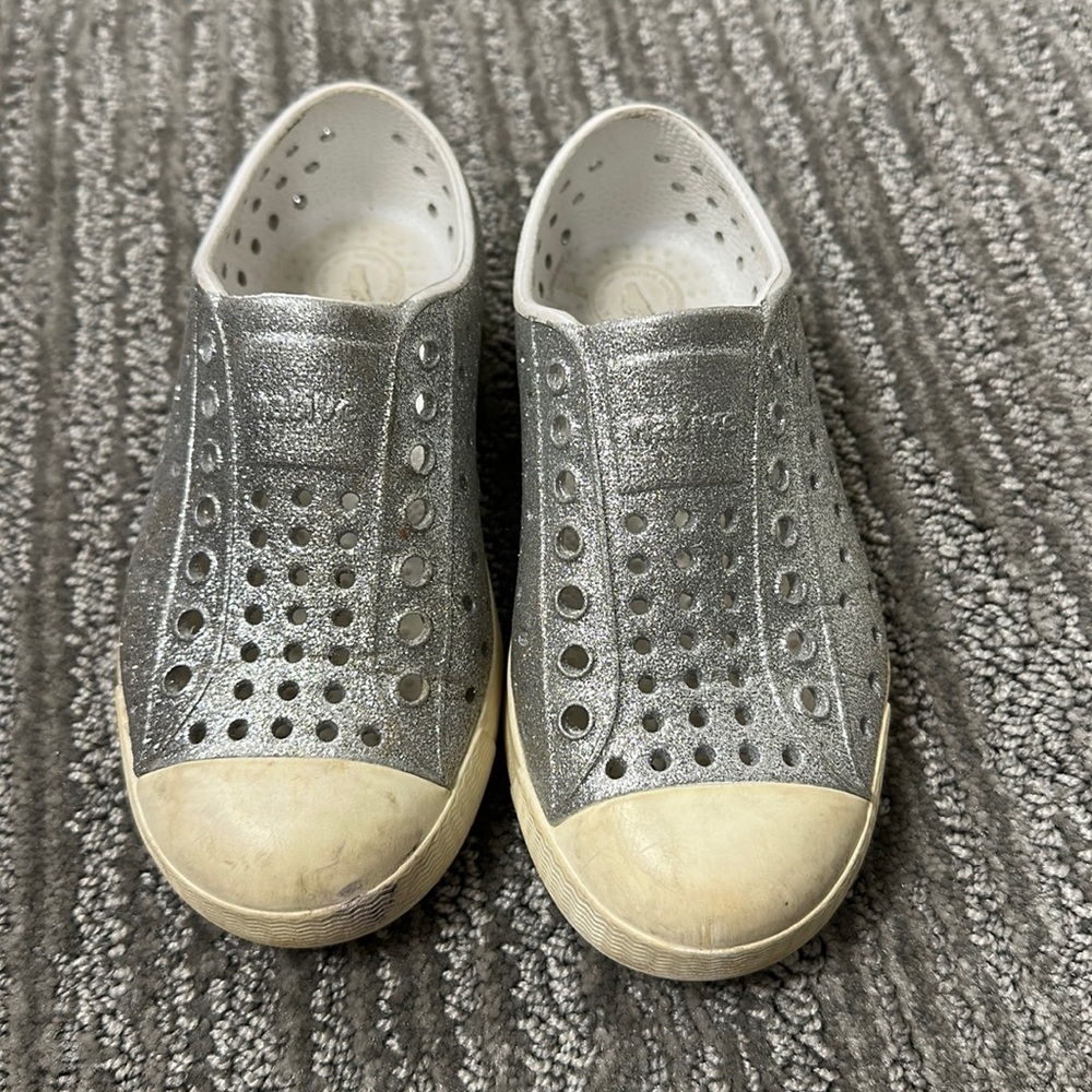 Native Shoes - Silver - Size 10